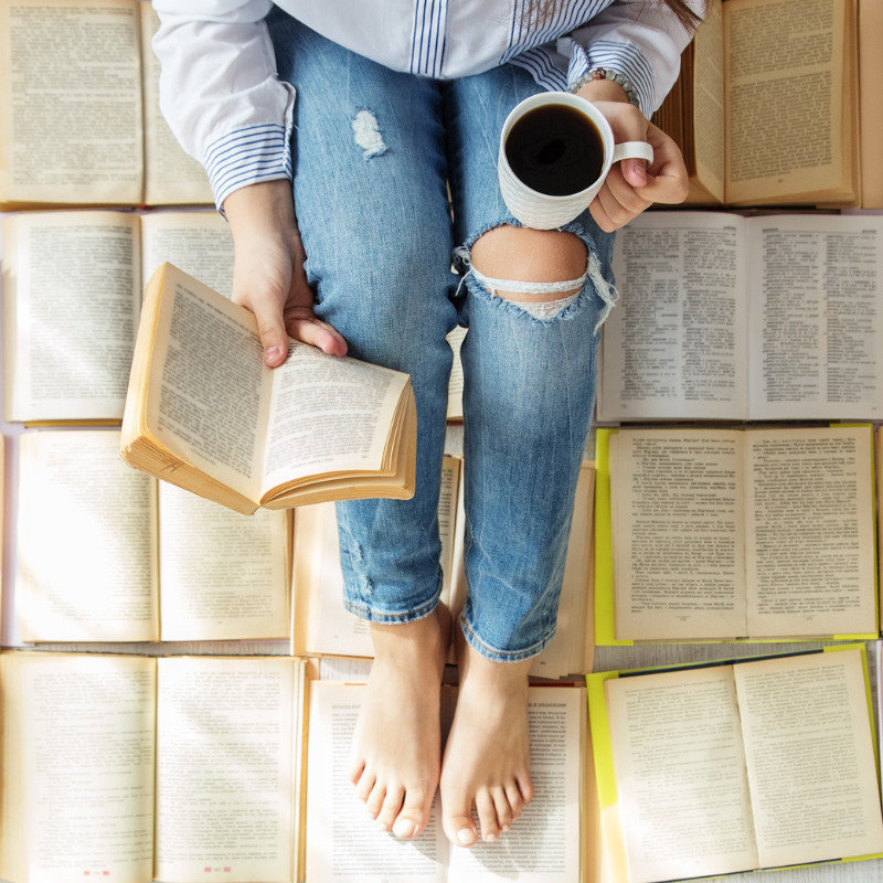 6 Books Every Marketing & Creative Needs on Their Bookshelf